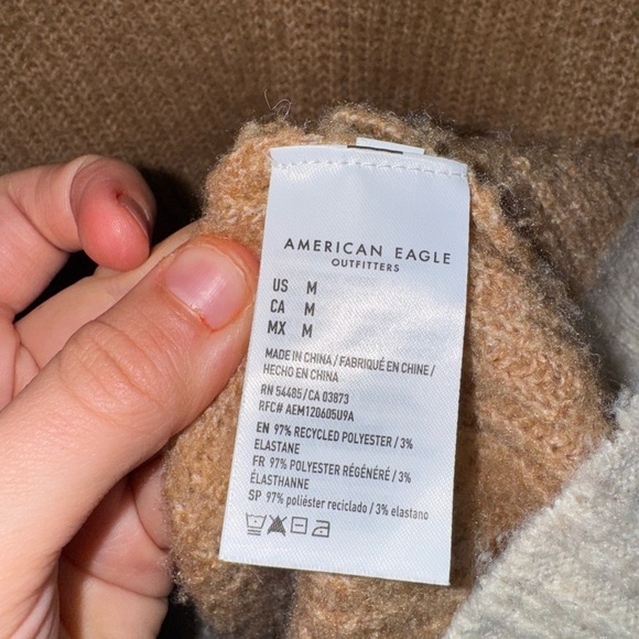 American Eagle Striped V-Neck Sweater - Cream and Brown Size Medium - Picture 4 of 4
